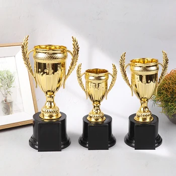 1gb Atlīdzību Karnevāls Konkurences Puse Balva dod priekšroku Mini Plastmasas Apbalvojumu Trophy Bērniem Uzvarētājs Zelta Trofejas Rotaļlietas Bērniem