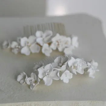 Roku darbs baltās keramikas ziedu matu ķemme krāšņs kāzu ķemme matu aksesuāri kāzu